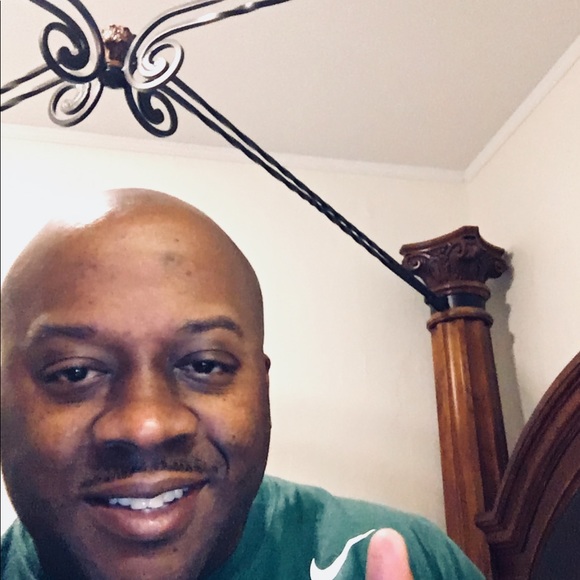 Meet your Posher, Chris - Picture 7 of 8